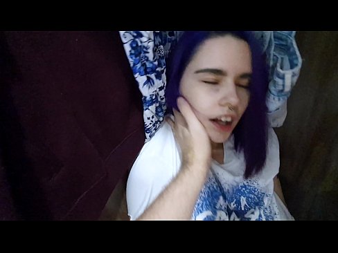 ❤️ Hittade min syster i garderoben och hjälpte henne att komma ️ Sexvideo at us sv.hentai-id.ru ❤